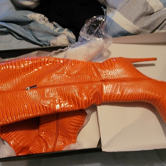 Beautiful fall color boots - Picture 7 of 8